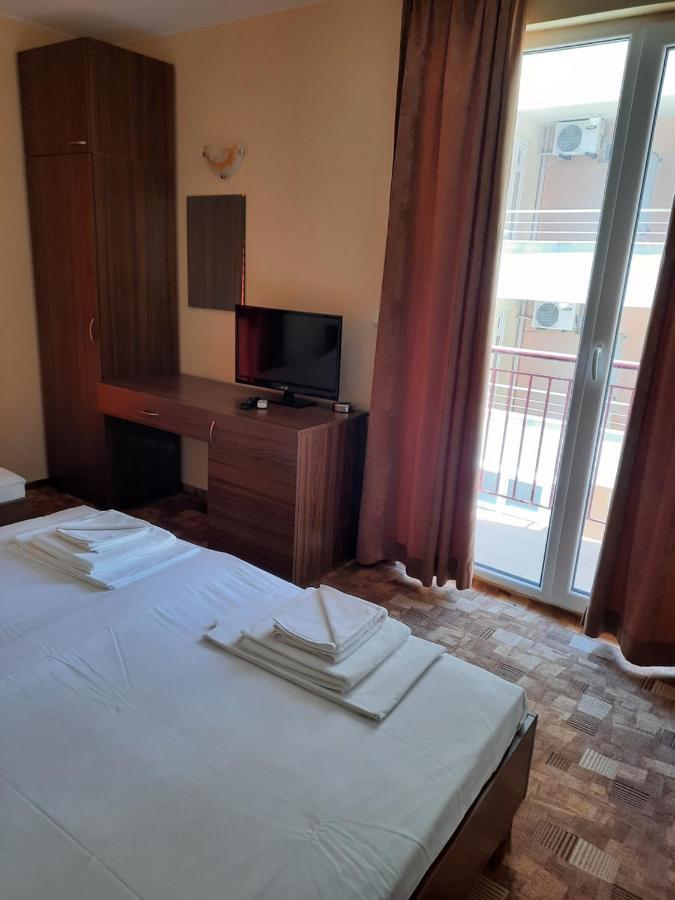 פרימורסקו Hotel Sapphire מראה חיצוני תמונה