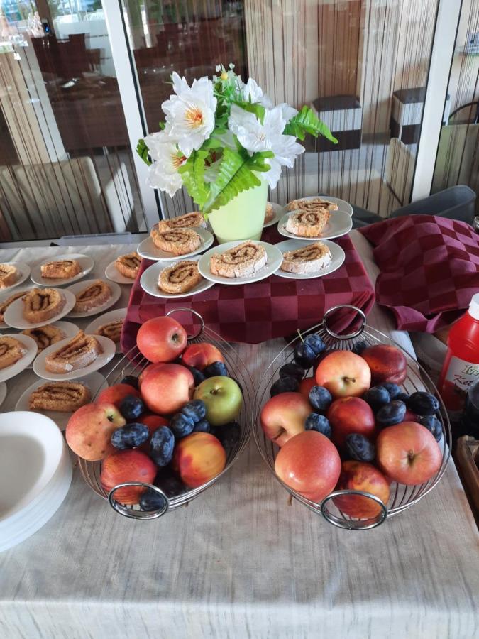 פרימורסקו Hotel Sapphire מראה חיצוני תמונה