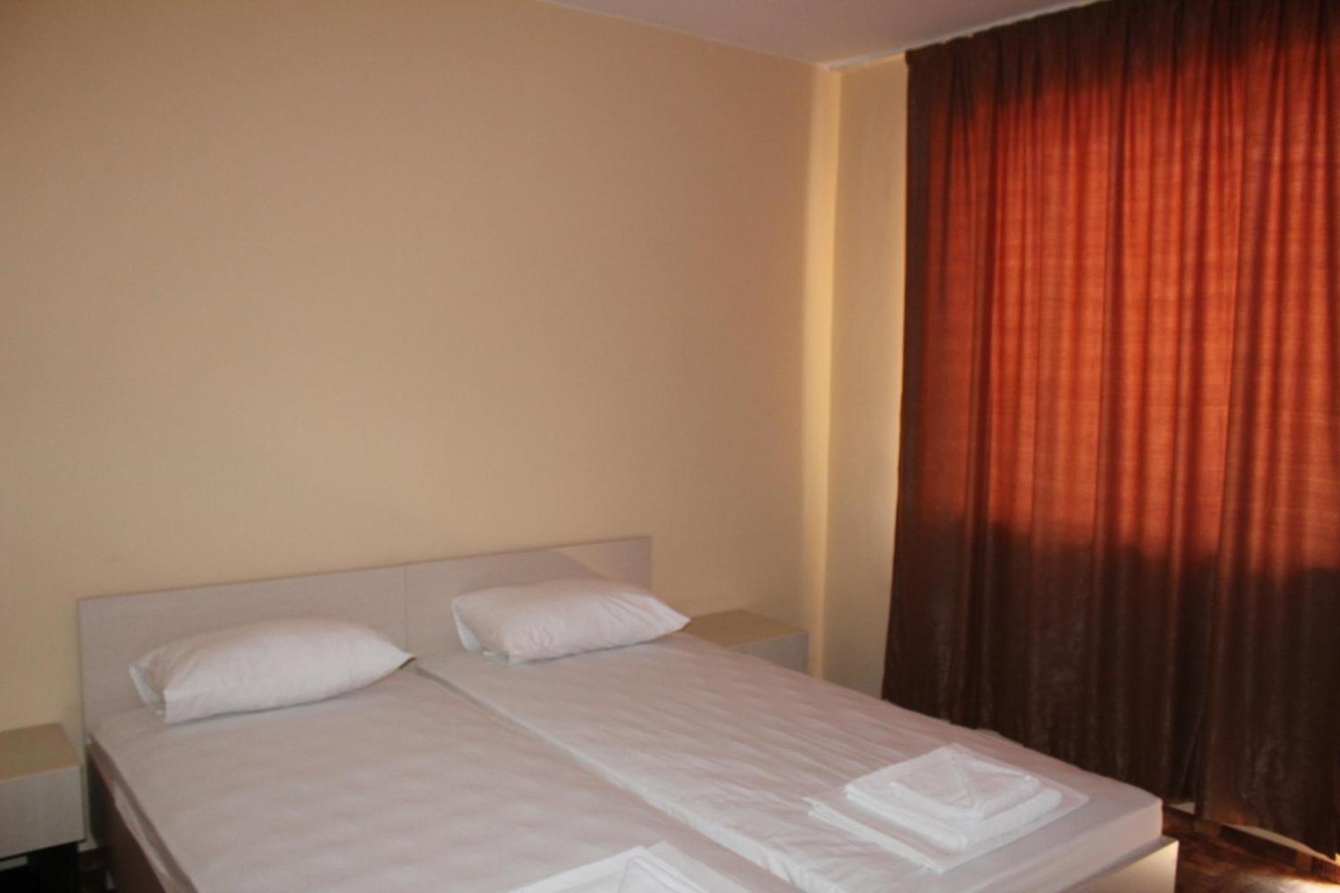 פרימורסקו Hotel Sapphire מראה חיצוני תמונה