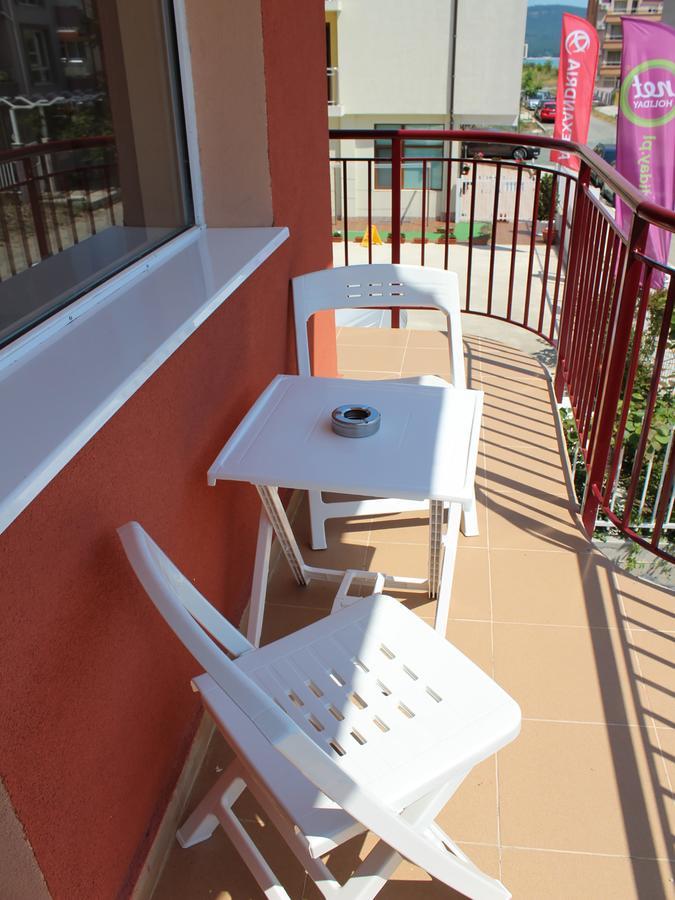 פרימורסקו Hotel Sapphire מראה חיצוני תמונה