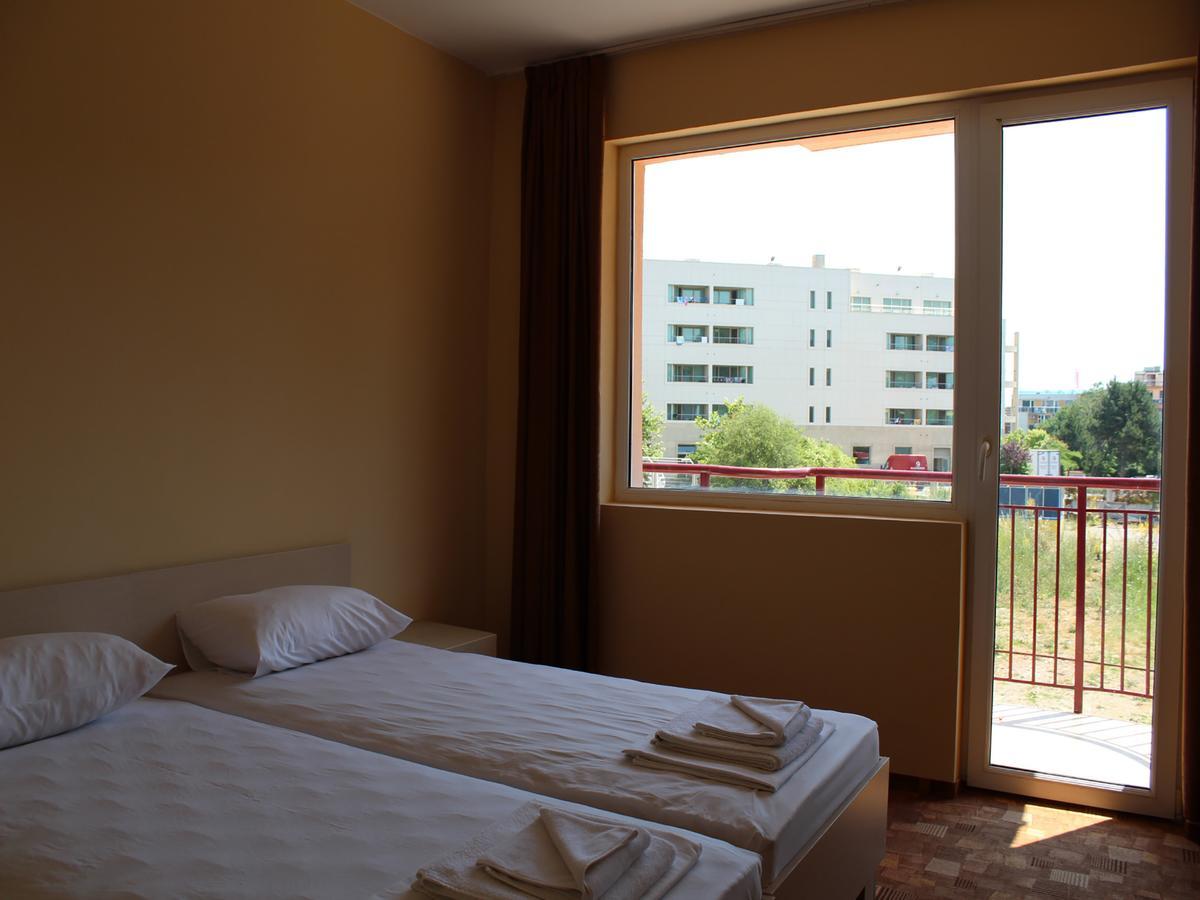 פרימורסקו Hotel Sapphire מראה חיצוני תמונה
