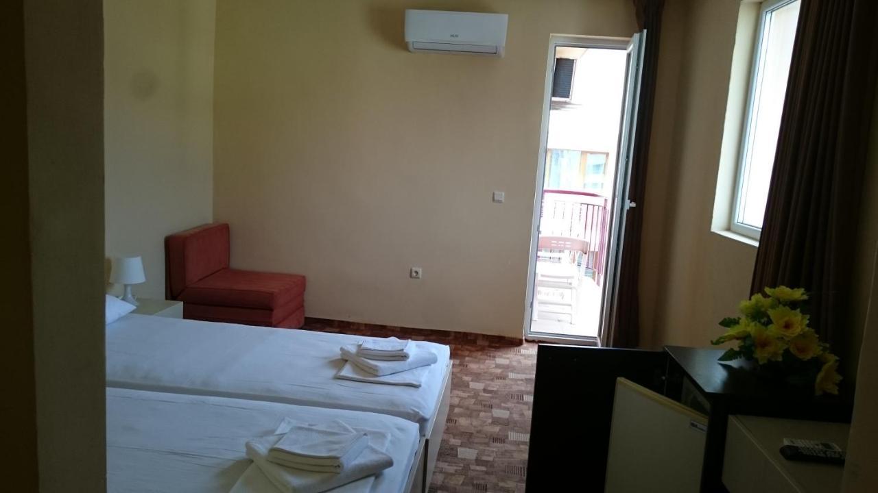 פרימורסקו Hotel Sapphire מראה חיצוני תמונה